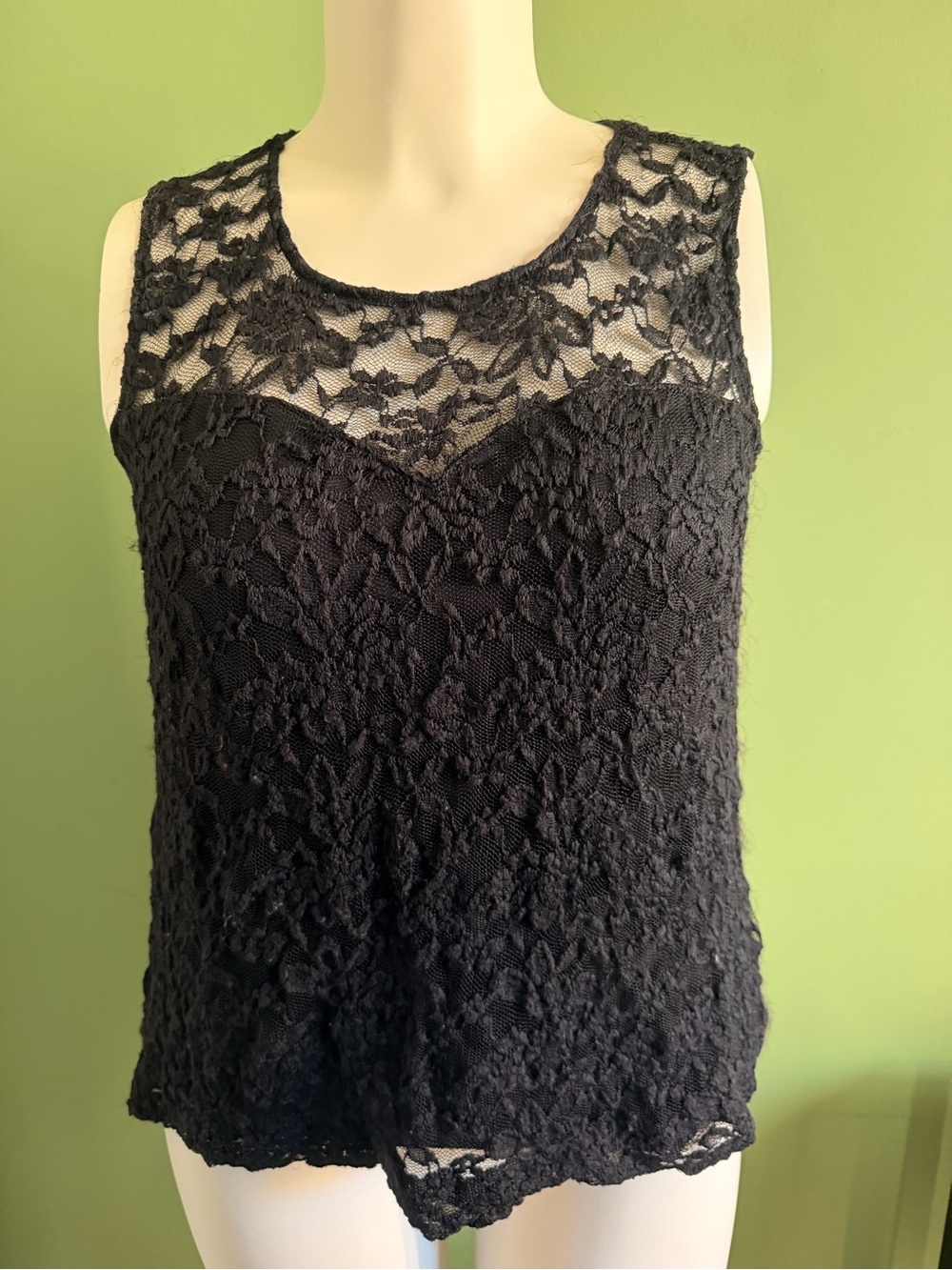 Sleeveless Black Lace Overlay Women's Top